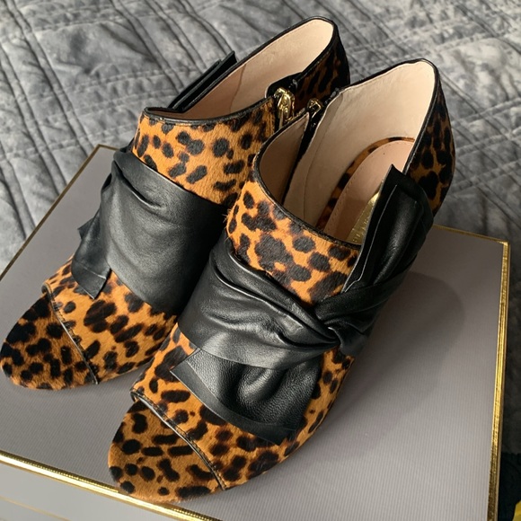 Louise et Cie Leopard Print Women's Shoes with Black Leather Bow - Size 8.5 - Picture 2 of 11
